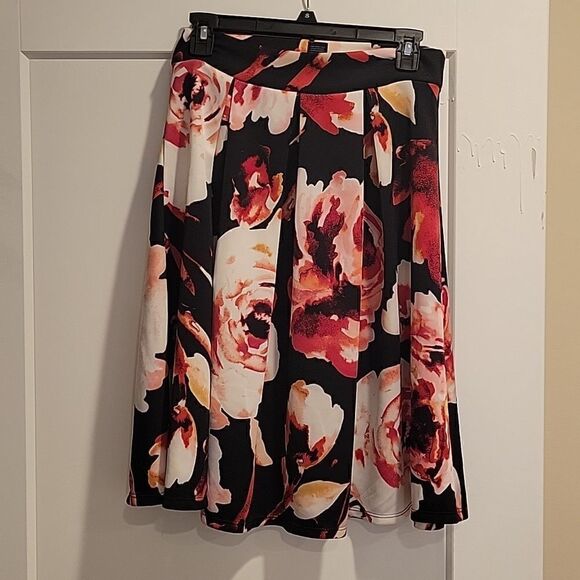See You Monday Flowers Print Skirt, M - Picture 3 of 6